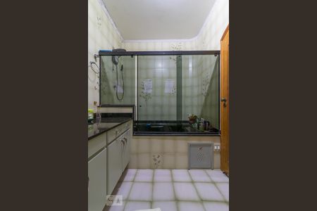 Casa à venda com 240m², 3 quartos e 5 vagas Casa à venda com 240m², 3 quartos e 5 vagasBanheiro da suíte