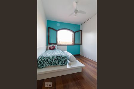 Casa à venda com 240m², 3 quartos e 5 vagas Casa à venda com 240m², 3 quartos e 5 vagasQuarto 1