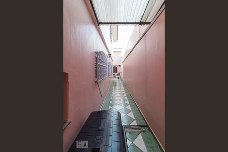 Casa à venda com 240m², 3 quartos e 5 vagas Casa à venda com 240m², 3 quartos e 5 vagasCorredor