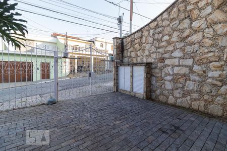 Casa à venda com 240m², 3 quartos e 5 vagas Casa à venda com 240m², 3 quartos e 5 vagasEntrada