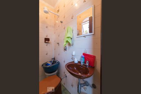 Casa à venda com 240m², 3 quartos e 5 vagas Casa à venda com 240m², 3 quartos e 5 vagasBanheiro de serviço 1