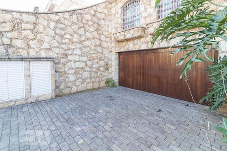 Casa à venda com 240m², 3 quartos e 5 vagas Casa à venda com 240m², 3 quartos e 5 vagasEntrada