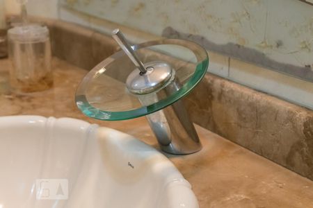 Casa à venda com 240m², 3 quartos e 5 vagas Casa à venda com 240m², 3 quartos e 5 vagasTorneira