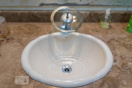 Casa à venda com 240m², 3 quartos e 5 vagas Casa à venda com 240m², 3 quartos e 5 vagasPia