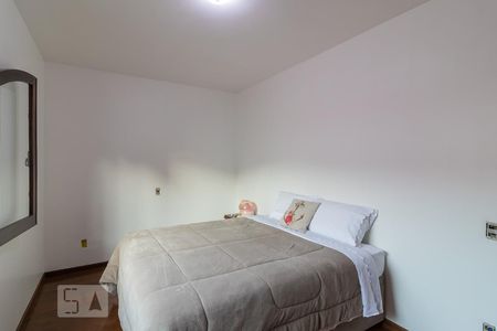 Casa à venda com 240m², 3 quartos e 5 vagas Casa à venda com 240m², 3 quartos e 5 vagasQuarto 2