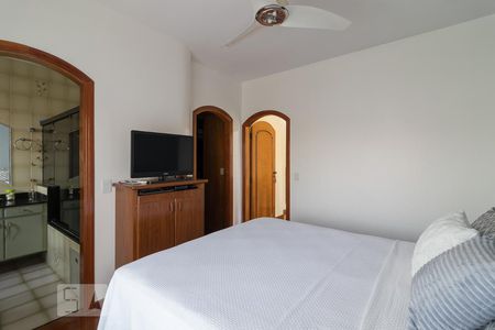 Casa à venda com 240m², 3 quartos e 5 vagas Casa à venda com 240m², 3 quartos e 5 vagasSuíte