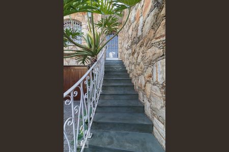 Casa à venda com 240m², 3 quartos e 5 vagas Casa à venda com 240m², 3 quartos e 5 vagasEntrada