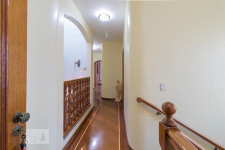Casa à venda com 240m², 3 quartos e 5 vagas Casa à venda com 240m², 3 quartos e 5 vagasCorredor