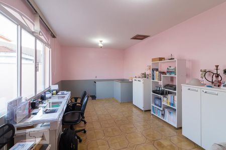 Casa à venda com 240m², 3 quartos e 5 vagas Casa à venda com 240m², 3 quartos e 5 vagasEscritório