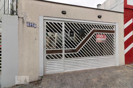 Casa à venda com 220m², 5 quartos e 3 vagas Casa à venda com 220m², 5 quartos e 3 vagasFachada