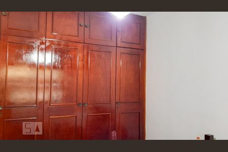 Casa à venda com 250m², 3 quartos e 4 vagas Casa à venda com 250m², 3 quartos e 4 vagasQuarto 2