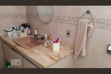 Casa à venda com 250m², 3 quartos e 4 vagas Casa à venda com 250m², 3 quartos e 4 vagasBanheiro