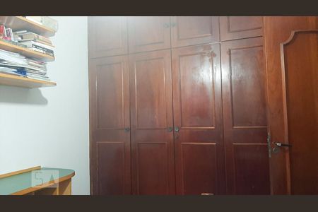 Casa à venda com 250m², 3 quartos e 4 vagas Casa à venda com 250m², 3 quartos e 4 vagasQuarto 1