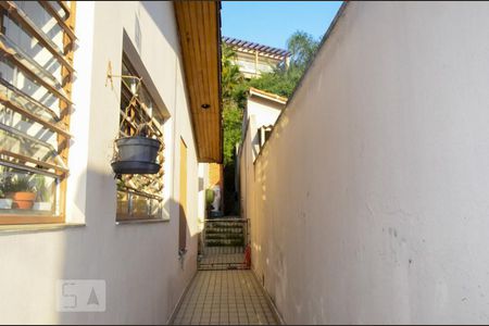 Casa à venda com 250m², 3 quartos e 4 vagas Casa à venda com 250m², 3 quartos e 4 vagasQuintal