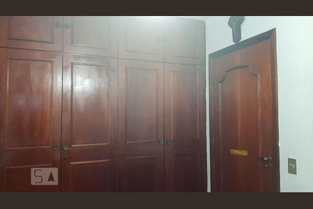 Casa à venda com 250m², 3 quartos e 4 vagas Casa à venda com 250m², 3 quartos e 4 vagasQuarto 1