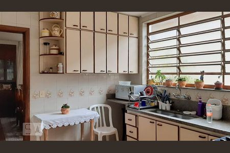 Casa à venda com 250m², 3 quartos e 4 vagas Casa à venda com 250m², 3 quartos e 4 vagasCozinha