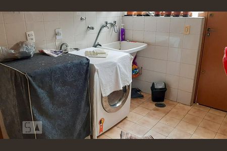 Casa à venda com 250m², 3 quartos e 4 vagas Casa à venda com 250m², 3 quartos e 4 vagasÁrea de Serviço