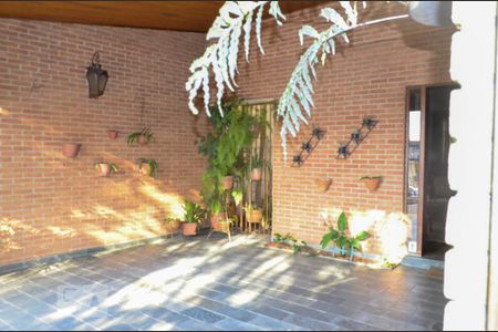 Casa à venda com 250m², 3 quartos e 4 vagas Casa à venda com 250m², 3 quartos e 4 vagasGaragem