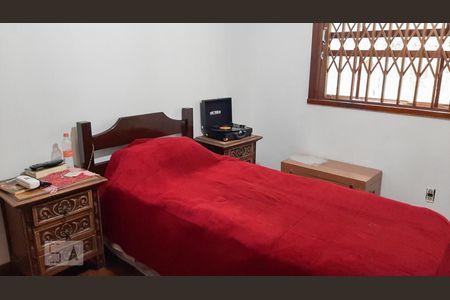 Casa à venda com 250m², 3 quartos e 4 vagas Casa à venda com 250m², 3 quartos e 4 vagasQuarto 2