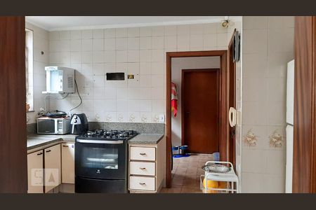 Casa à venda com 250m², 3 quartos e 4 vagas Casa à venda com 250m², 3 quartos e 4 vagasCozinha