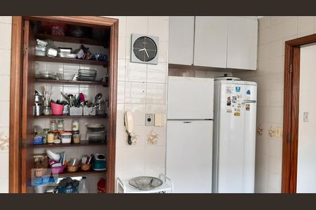 Casa à venda com 250m², 3 quartos e 4 vagas Casa à venda com 250m², 3 quartos e 4 vagasCozinha