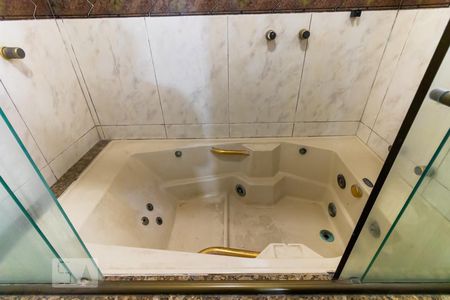 Casa à venda com 215m², 3 quartos e 2 vagas Casa à venda com 215m², 3 quartos e 2 vagasBanheiro da Suíte 3