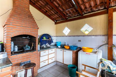 Casa à venda com 215m², 3 quartos e 2 vagas Casa à venda com 215m², 3 quartos e 2 vagasChurrasqueira