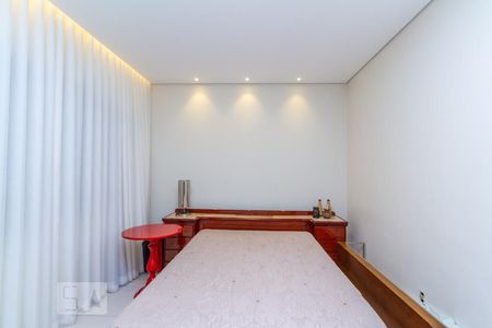 Suíte 1 de casa para alugar com 3 quartos, 400m² em Heliópolis, Belo Horizonte