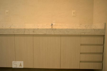 Casa à venda com 200m², 2 quartos e 2 vagas