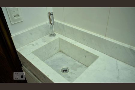 Casa à venda com 200m², 2 quartos e 2 vagas