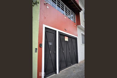 Casa à venda com 200m², 2 quartos e 2 vagas