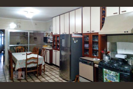 Casa à venda com 350m², 6 quartos e 3 vagas Casa à venda com 350m², 6 quartos e 3 vagasCozinha