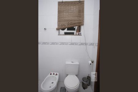 Casa para alugar com 110m², 3 quartos e 2 vagasBanheiro