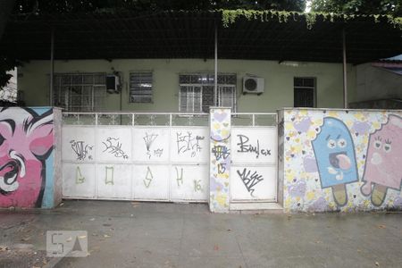 Casa para alugar com 110m², 3 quartos e 2 vagasFachada