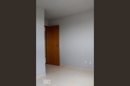 Quarto 2 de apartamento para alugar com 2 quartos, 57m² em Samambaia Norte (samambaia), Brasília