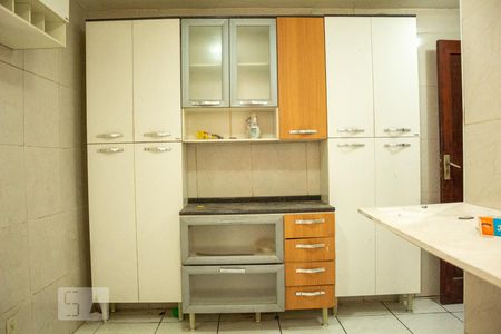 Casa à venda com 312m², 5 quartos e sem vaga Casa à venda com 312m², 5 quartos e sem vagaCozinha - Armários