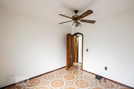 Casa à venda com 120m², 6 quartos e 2 vagas Casa à venda com 120m², 6 quartos e 2 vagasQuarto 1 (Sobrado 2)