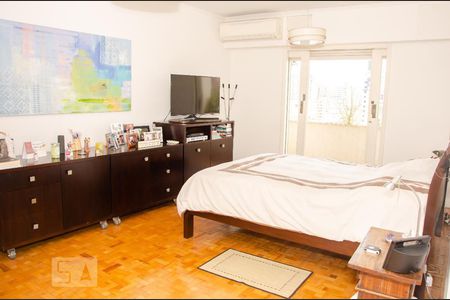 Apartamento à venda com 208m², 4 quartos e 2 vagas Apartamento à venda com 208m², 4 quartos e 2 vagasQuarto 1