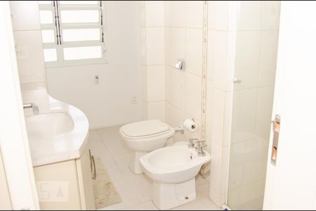 Apartamento à venda com 208m², 4 quartos e 2 vagas Apartamento à venda com 208m², 4 quartos e 2 vagasBanheiro Social