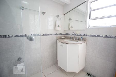 Casa à venda com 270m², 5 quartos e 4 vagas Casa à venda com 270m², 5 quartos e 4 vagasBanheiro 4