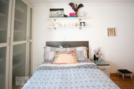 Casa à venda com 270m², 5 quartos e 4 vagas Casa à venda com 270m², 5 quartos e 4 vagasQuarto