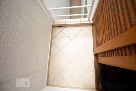 Casa à venda com 270m², 5 quartos e 4 vagas Casa à venda com 270m², 5 quartos e 4 vagasVaranda