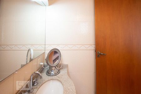 Casa à venda com 270m², 5 quartos e 4 vagas Casa à venda com 270m², 5 quartos e 4 vagasBanheiro 3