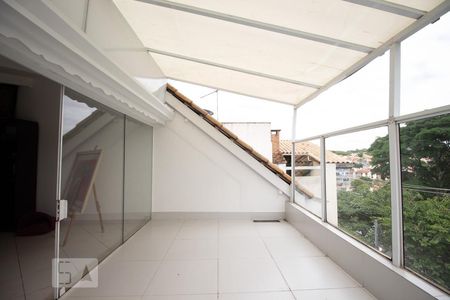 Casa à venda com 270m², 5 quartos e 4 vagas Casa à venda com 270m², 5 quartos e 4 vagasVaranda terraço