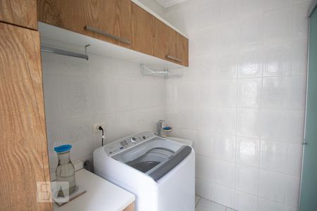 Casa à venda com 270m², 5 quartos e 4 vagas Casa à venda com 270m², 5 quartos e 4 vagasLavanderia