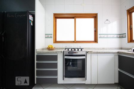 Casa à venda com 270m², 5 quartos e 4 vagas Casa à venda com 270m², 5 quartos e 4 vagasCozinha