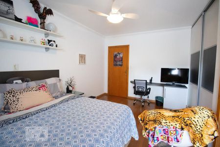 Casa à venda com 270m², 5 quartos e 4 vagas Casa à venda com 270m², 5 quartos e 4 vagasQuarto