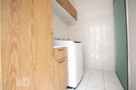 Casa à venda com 270m², 5 quartos e 4 vagas Casa à venda com 270m², 5 quartos e 4 vagasLavanderia