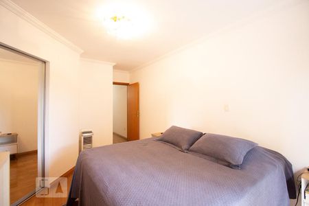 Casa à venda com 270m², 5 quartos e 4 vagas Casa à venda com 270m², 5 quartos e 4 vagasQuarto 3