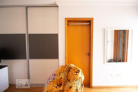 Casa à venda com 270m², 5 quartos e 4 vagas Casa à venda com 270m², 5 quartos e 4 vagasQuarto